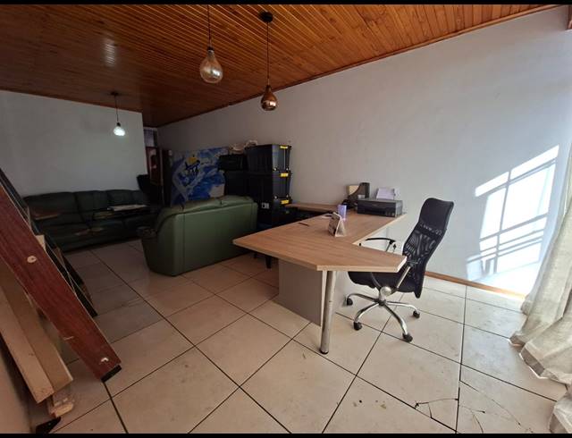 2 BEDROOM FLAT FOR SALE IN VEREENIGING CENTRAL